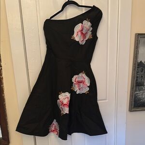 Elegant Black Floral One-Shoulder Dress